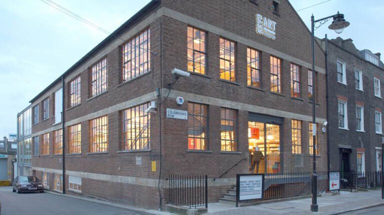 Cass Art | Shopping in Angel, London