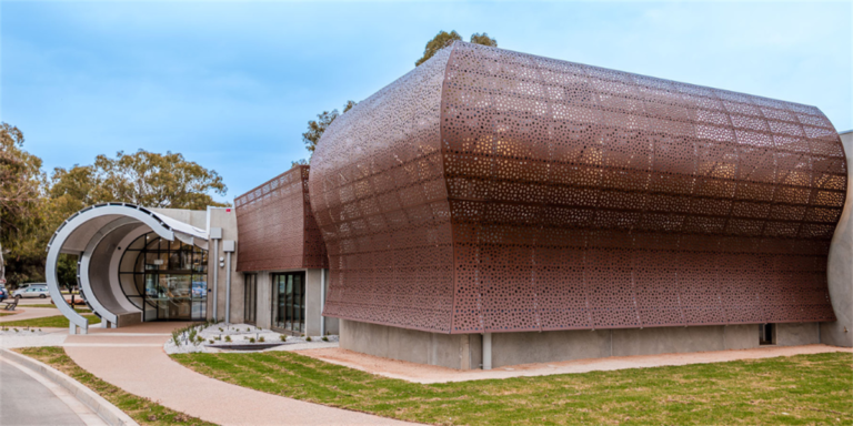 Art Auction And Gala Dinner Returns